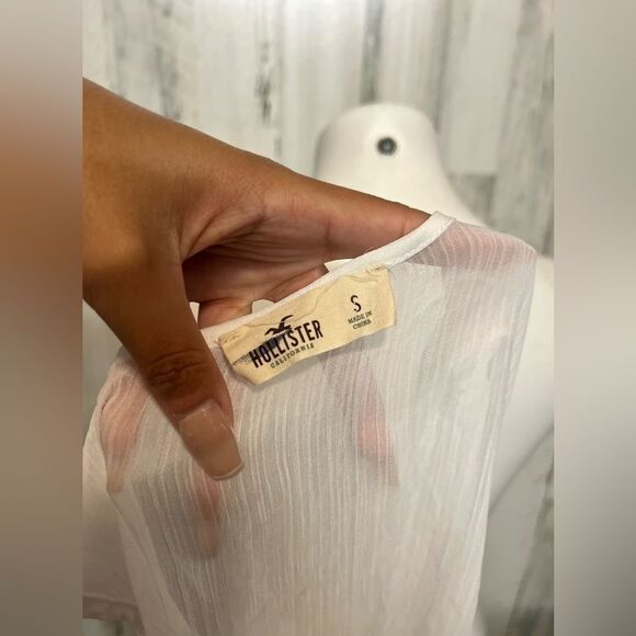 Hollister White tank top - Picture 2 of 4